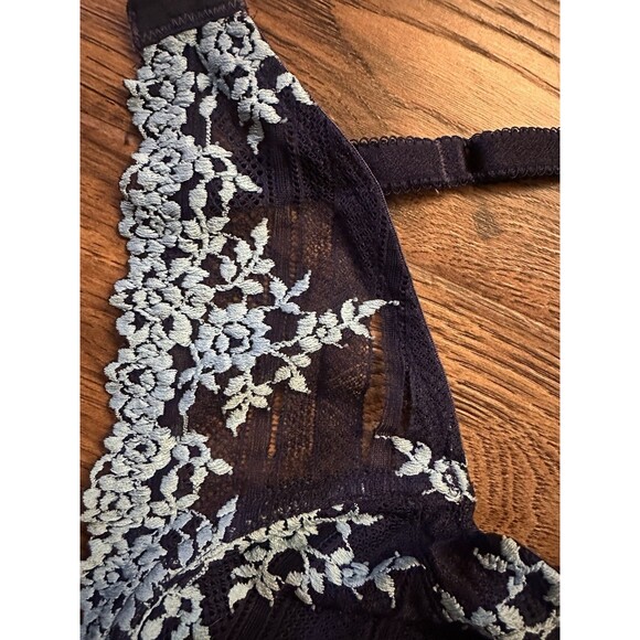 Wacoal Embrace Lace Underwire Bra Unlined 65191 Dark and Light Blue Size 34DD - Picture 4 of 6